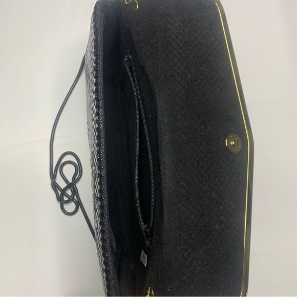 Black Metal Mesh-Metal Gold Tone Metal Trim Evening Shoulder Purse or Clutch - Picture 10 of 15